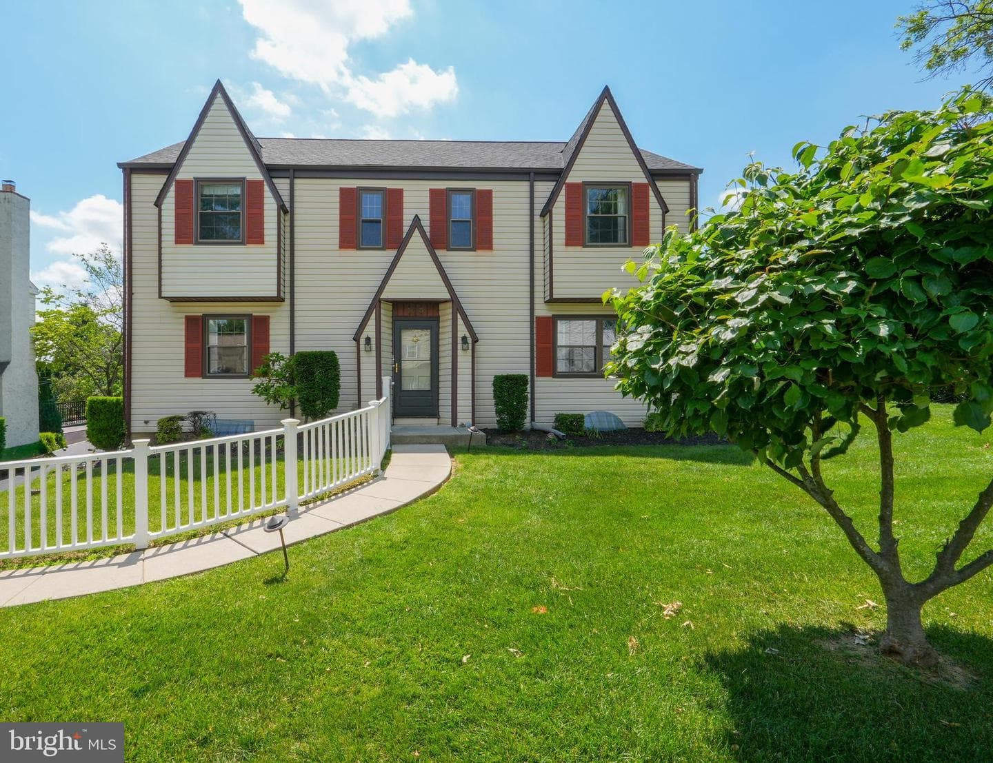 105 Grandview Road, Springfield