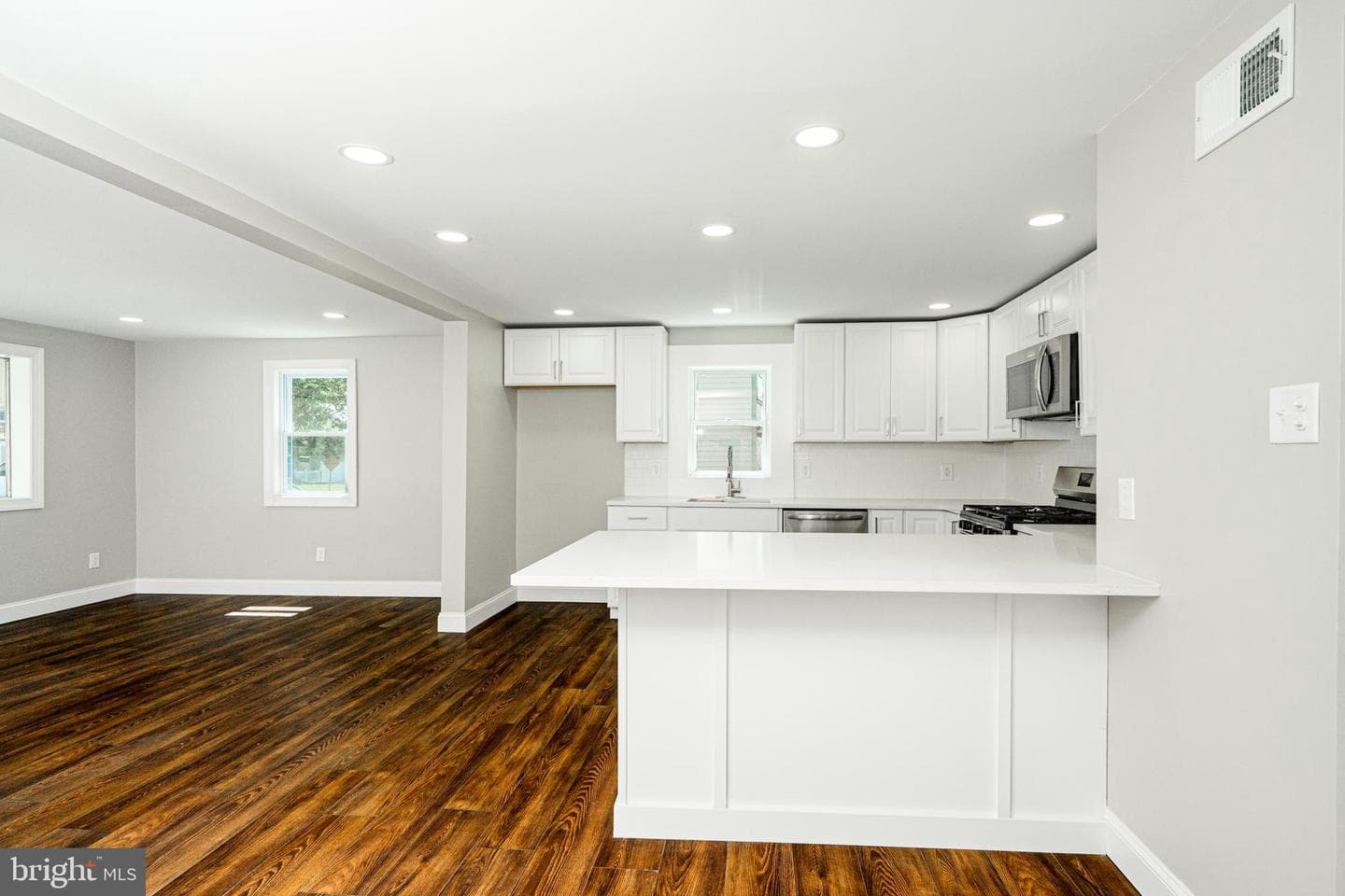 431 Holmes Road photo 11