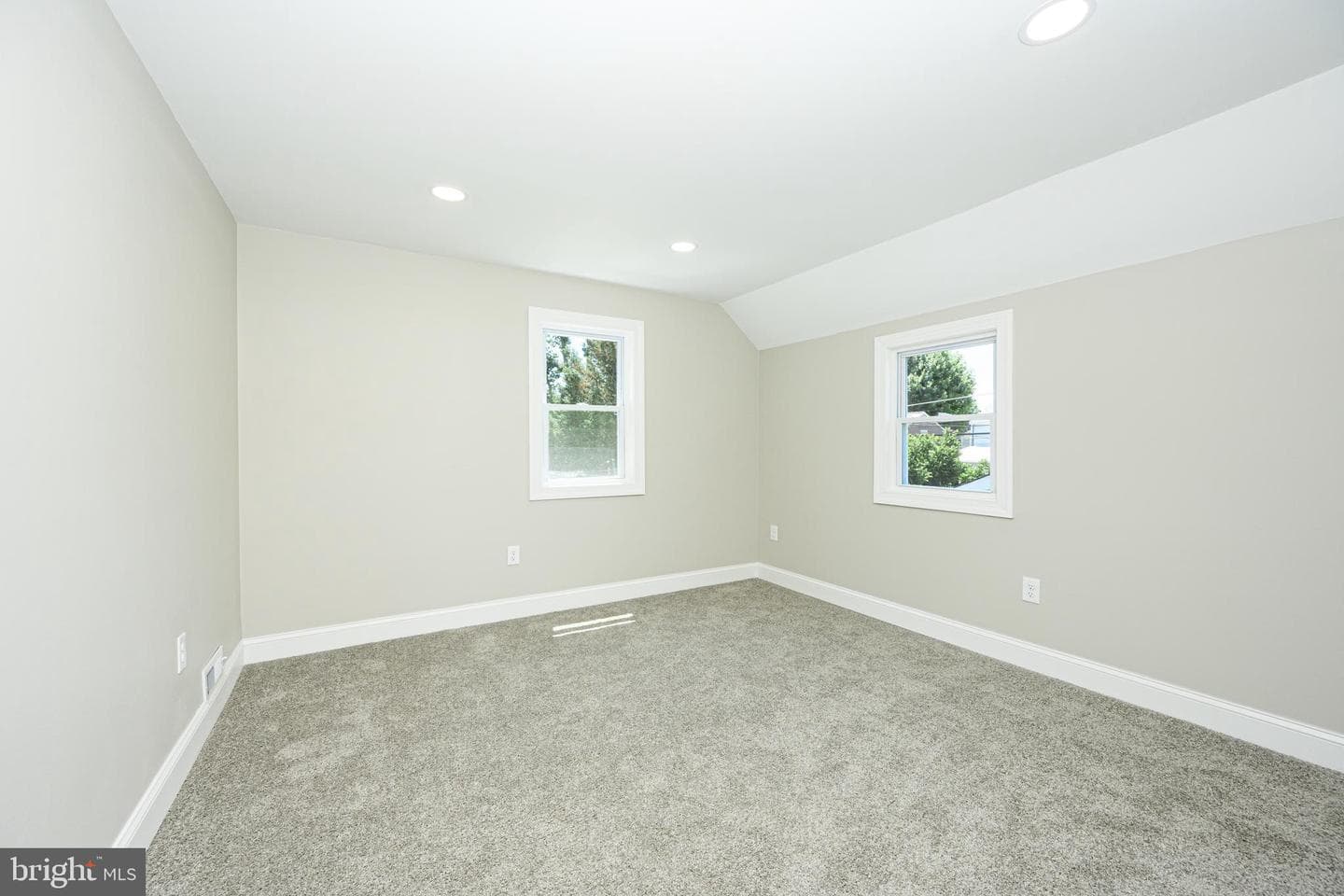 431 Holmes Road photo 31