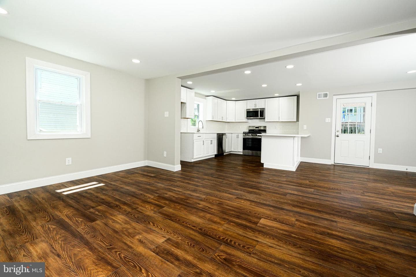 431 Holmes Road photo 8