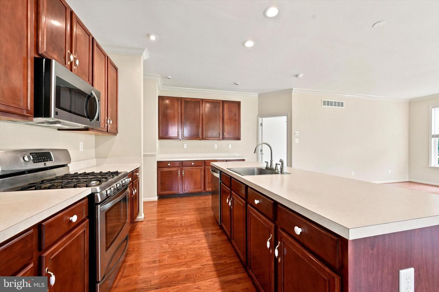 530 Fox Den Court photo 12