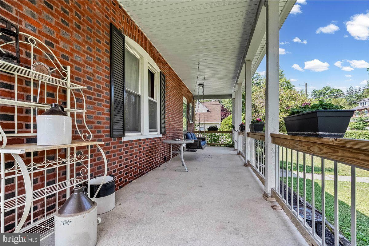 502 Yale Avenue photo 3
