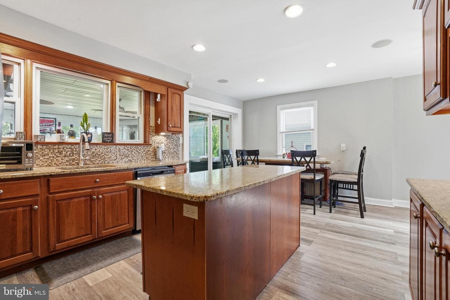 418 Buchanan Avenue photo 11