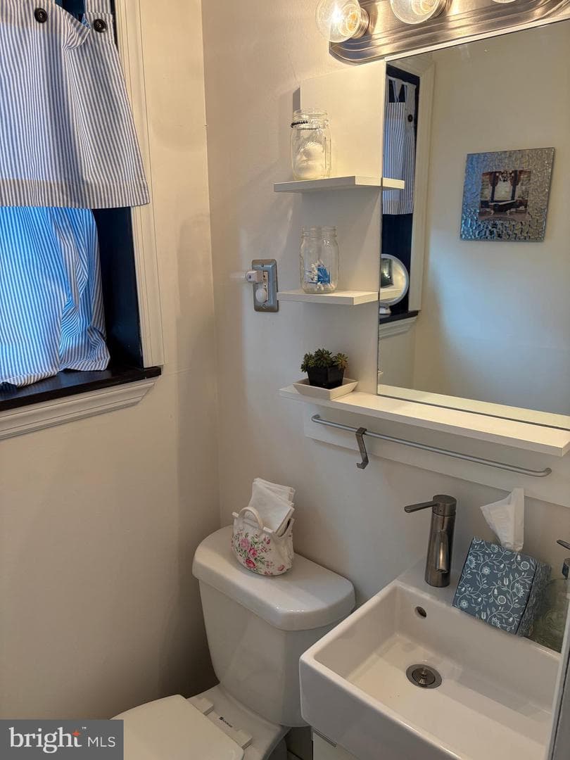 300 Clifton Avenue photo 12