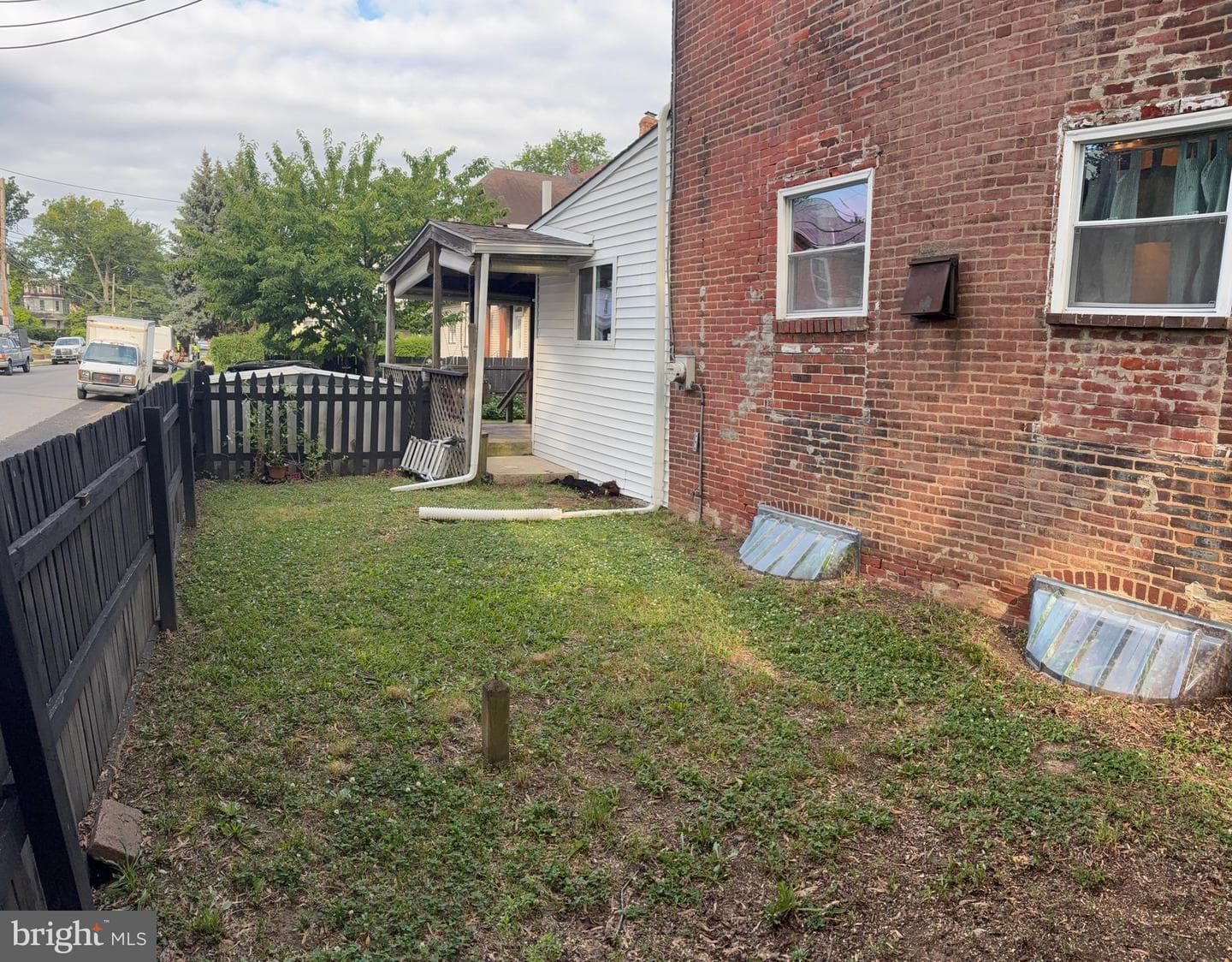 300 Clifton Avenue photo 31