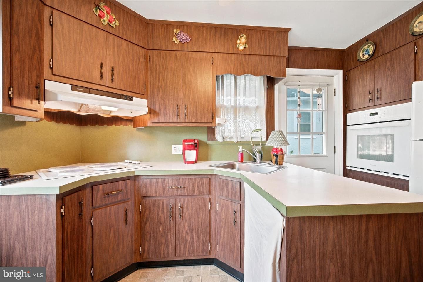 210 Walnut Road photo 10