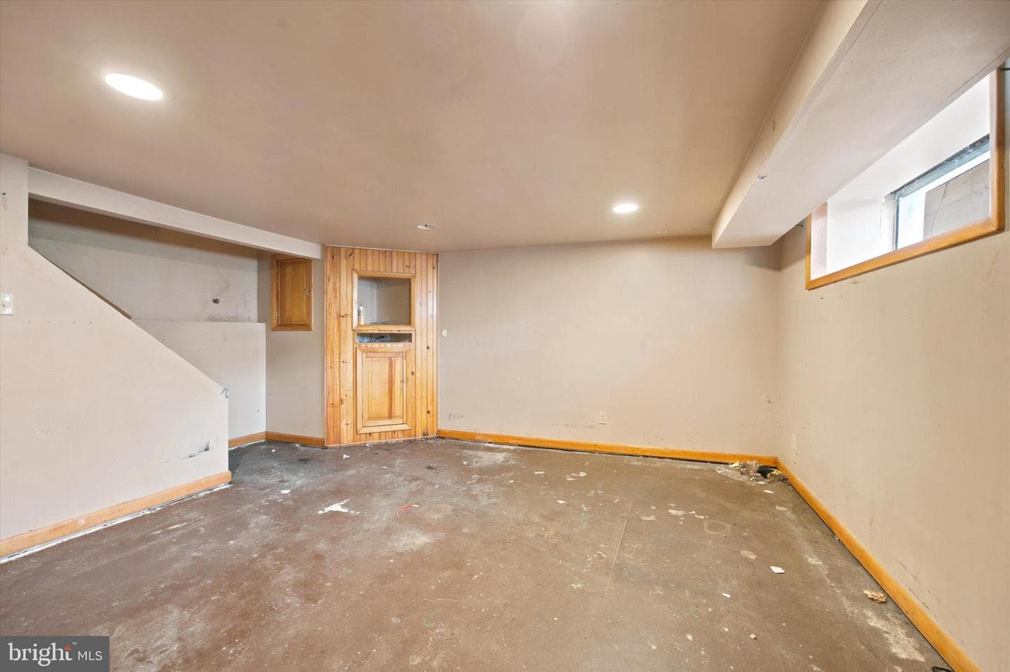 146 Ervin Avenue photo 13