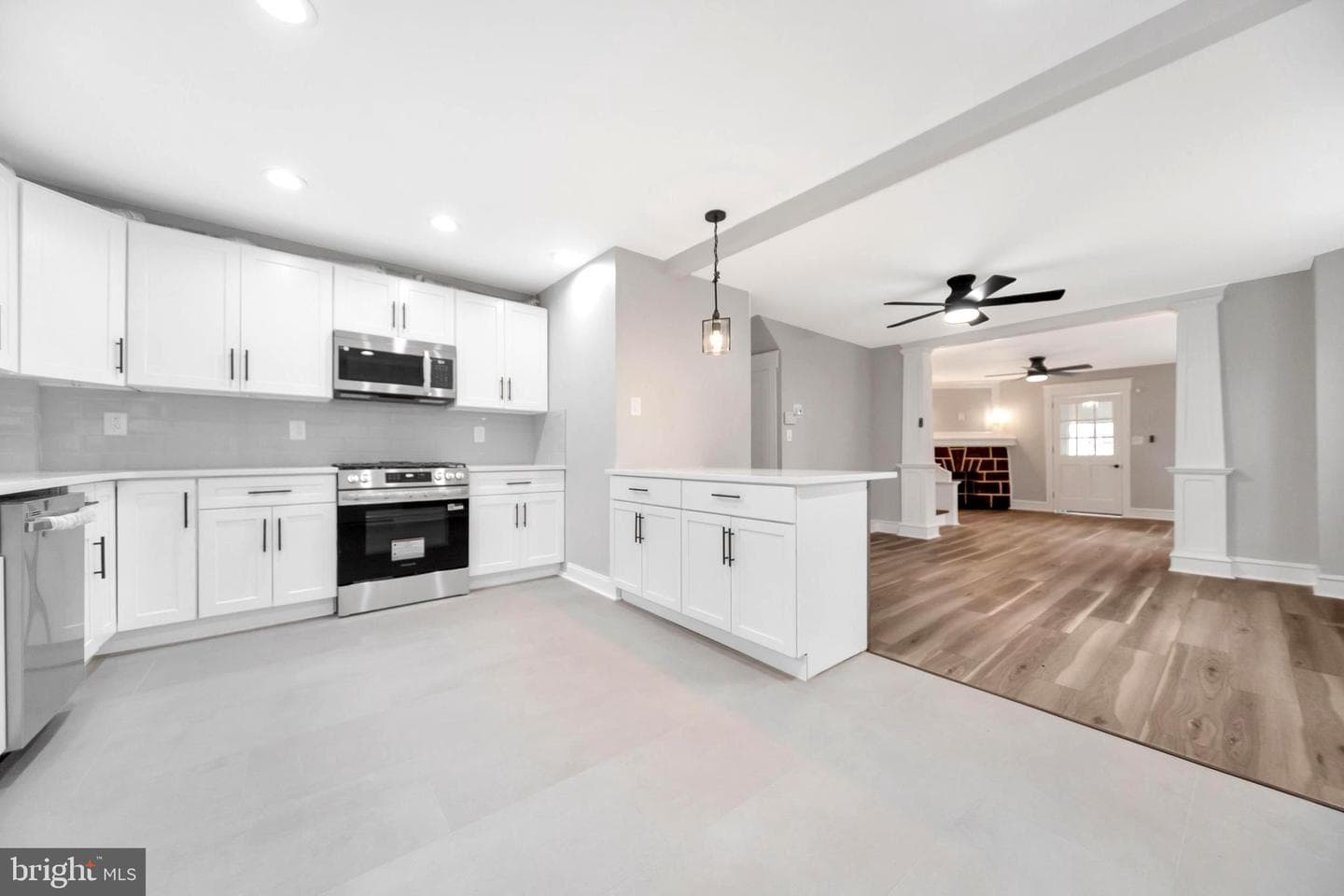 552 Larchwood Avenue photo 9