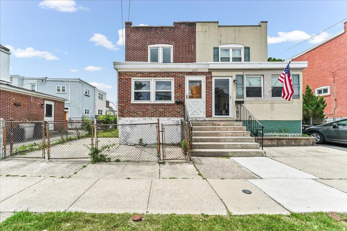 207 Bartram, Essington