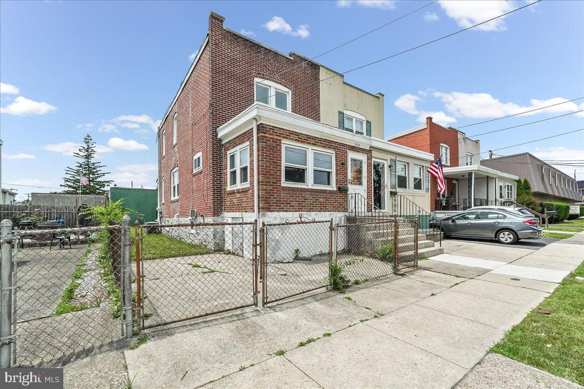 207 Bartram, Essington