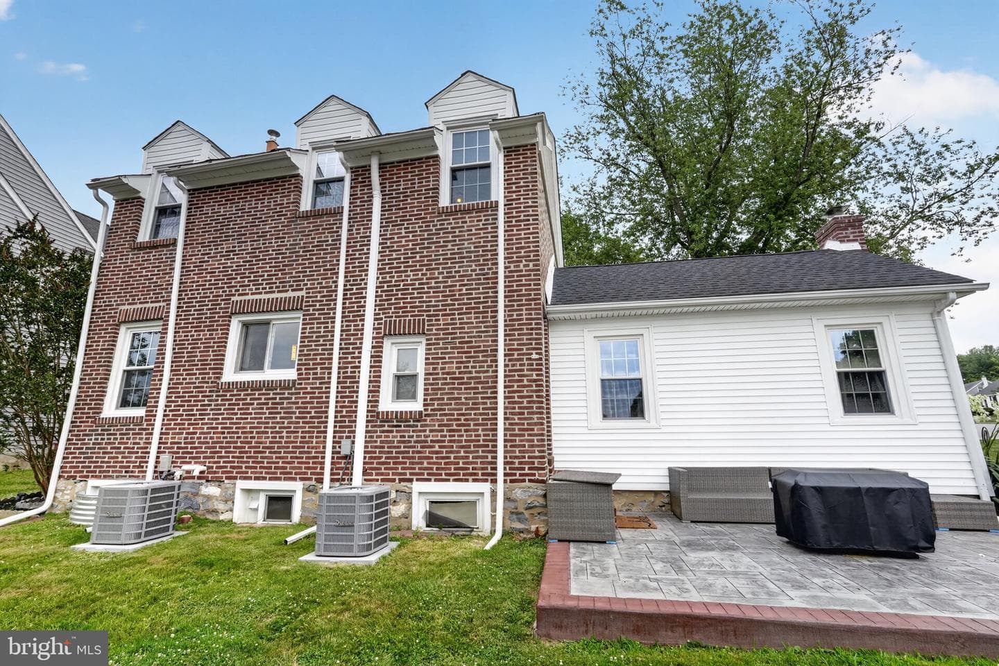 216 1st Avenue photo 4