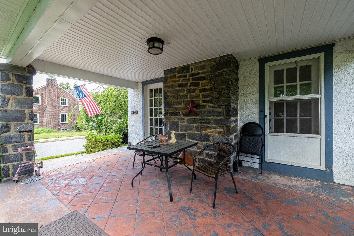 2200 County, Ardmore