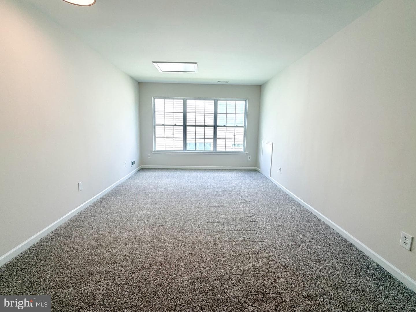 1663 Village Avenue photo 11