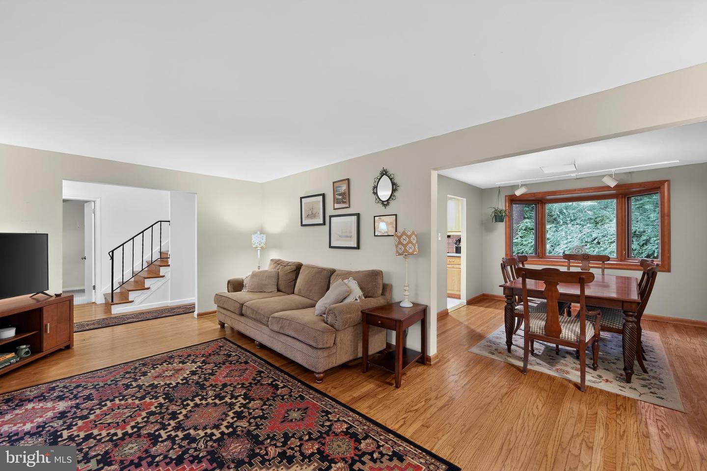 37 N Longpoint Lane photo 5