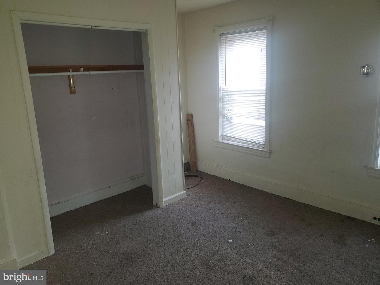 1025 W 5th Street photo 7