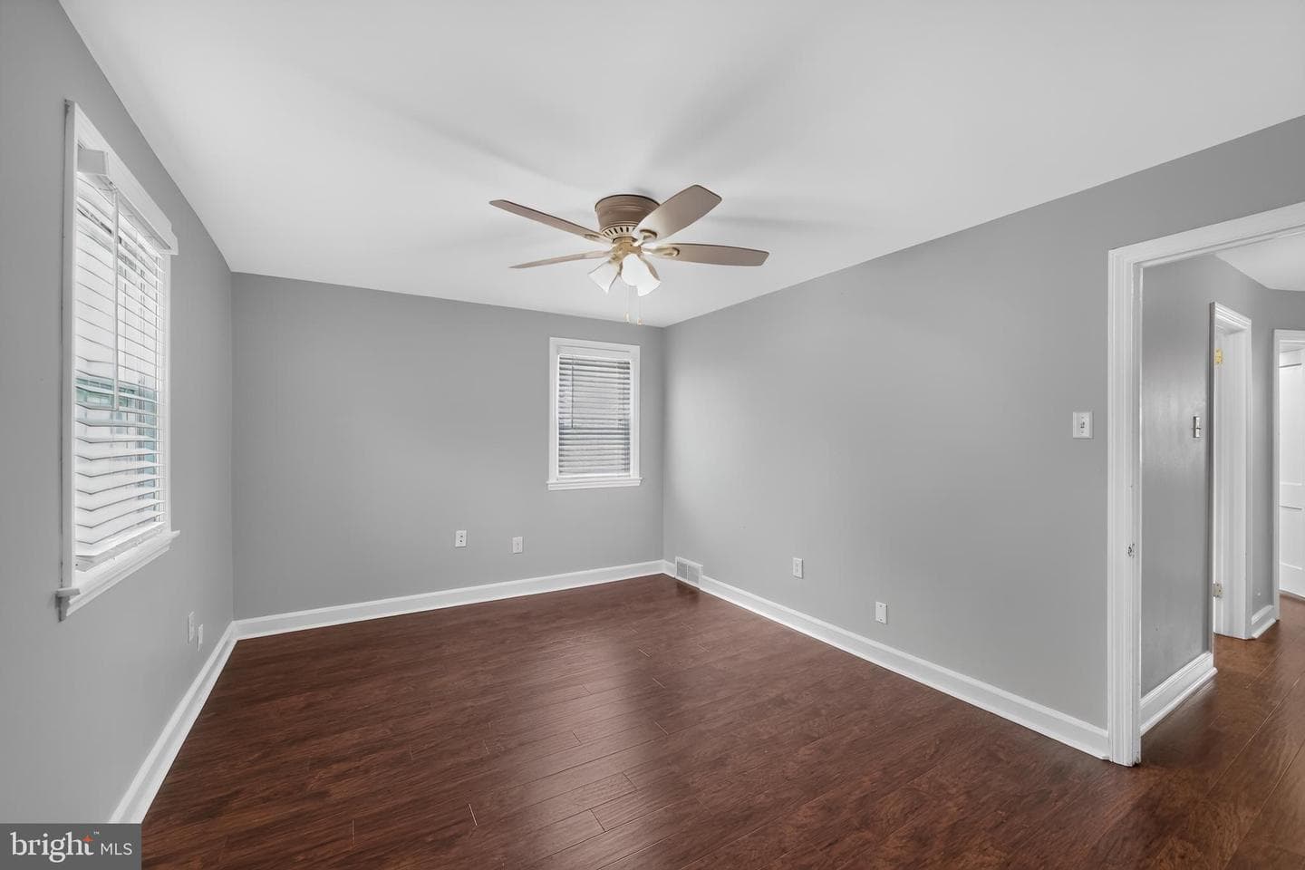 4818 Woodland Avenue photo 15