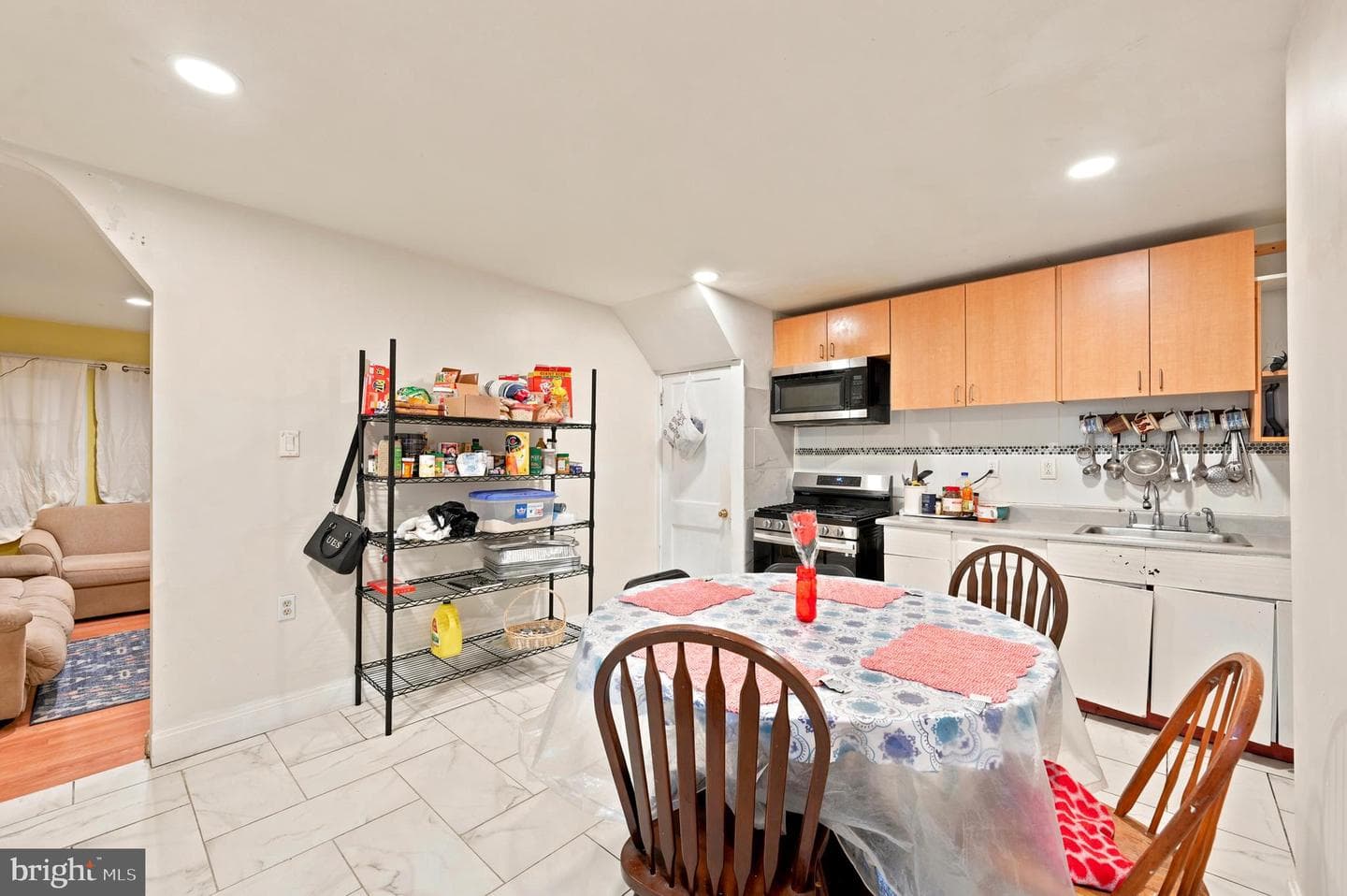 1118 Johnson Street photo 7