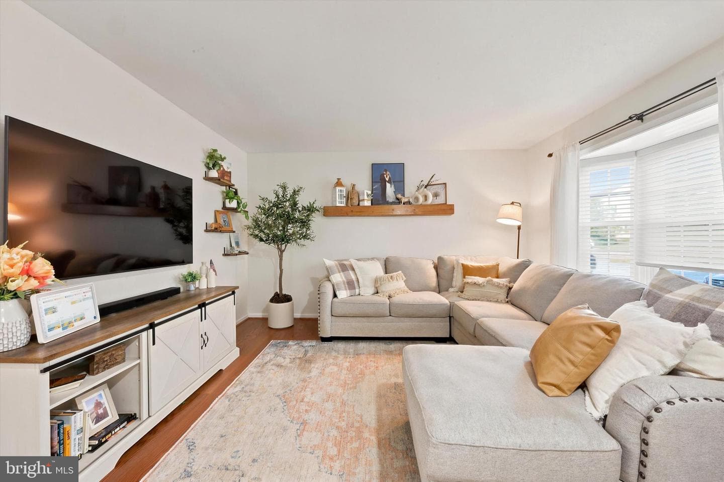 1603 N Glen Drive #1603 photo 3