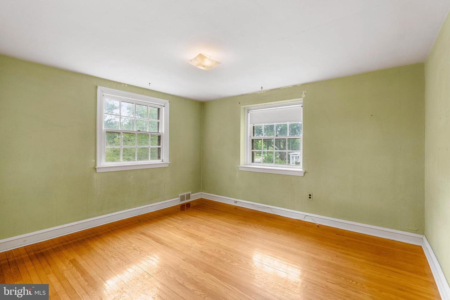 402 Hawthorne Road photo 17