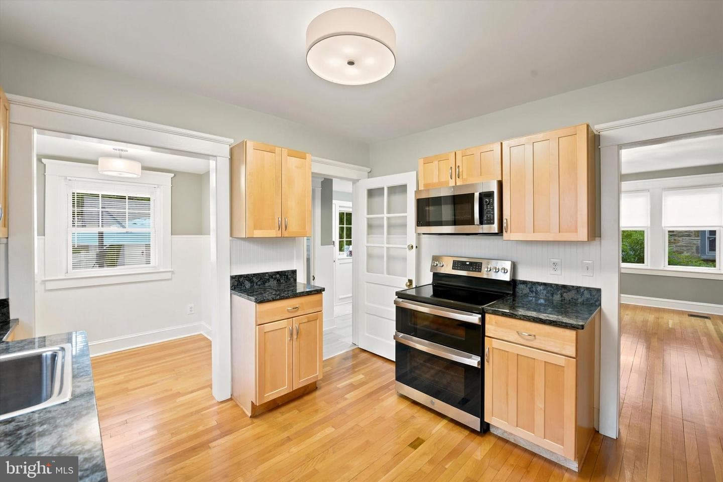 223 E Second Street photo 15