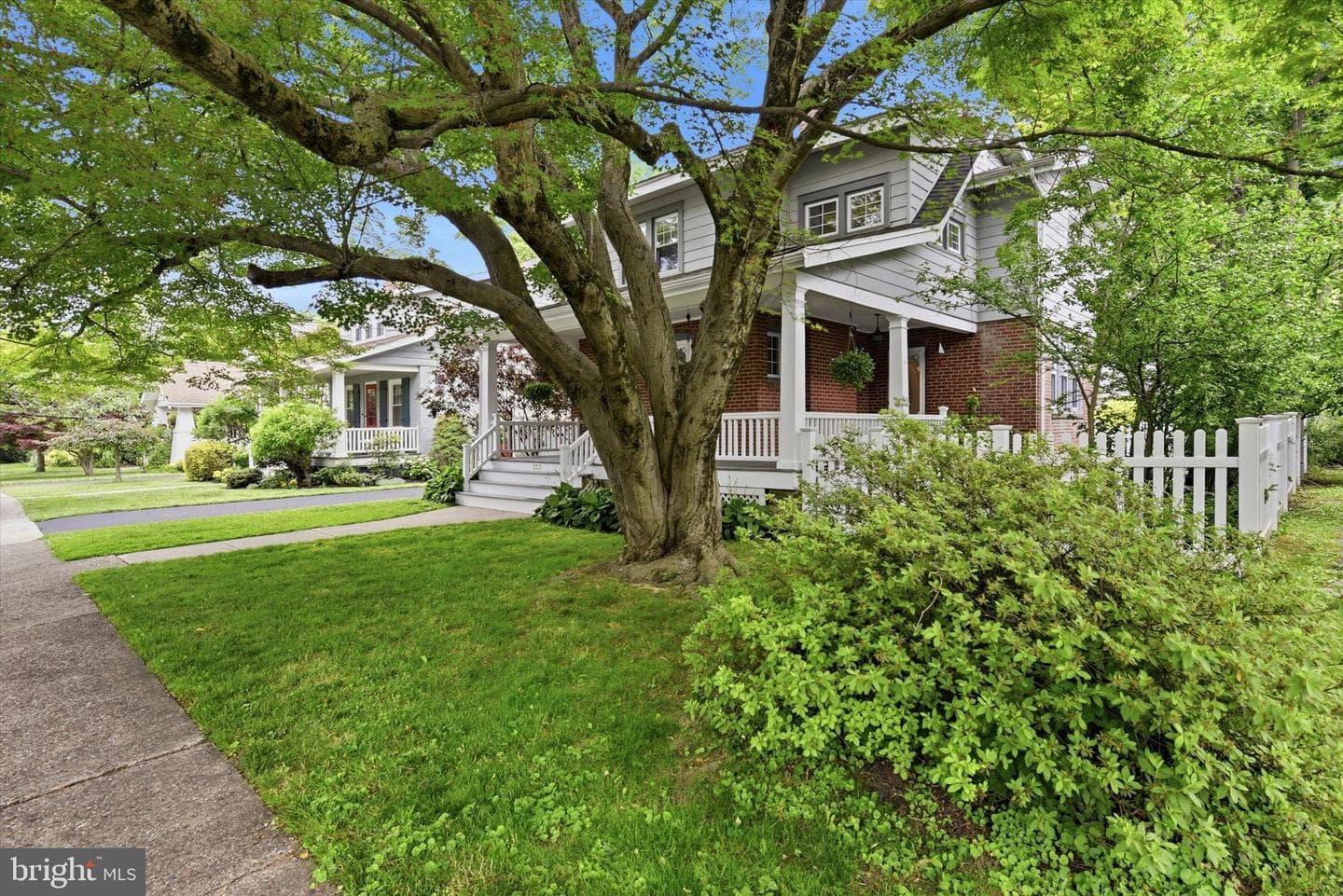 223 E Second Street photo 3