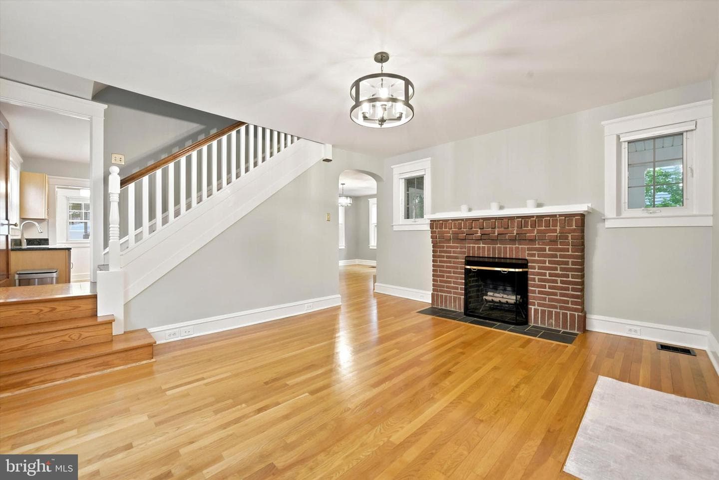 223 E Second Street photo 9