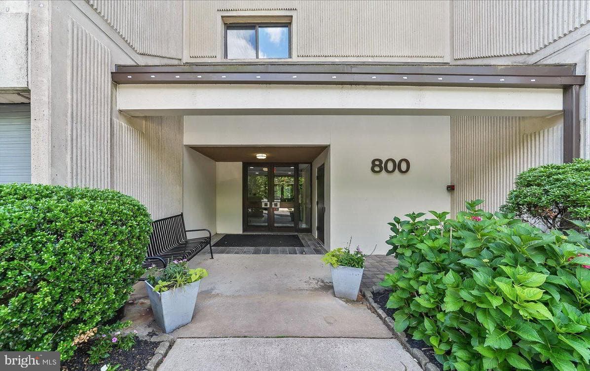 800 Avondale Road #2k, Wallingford