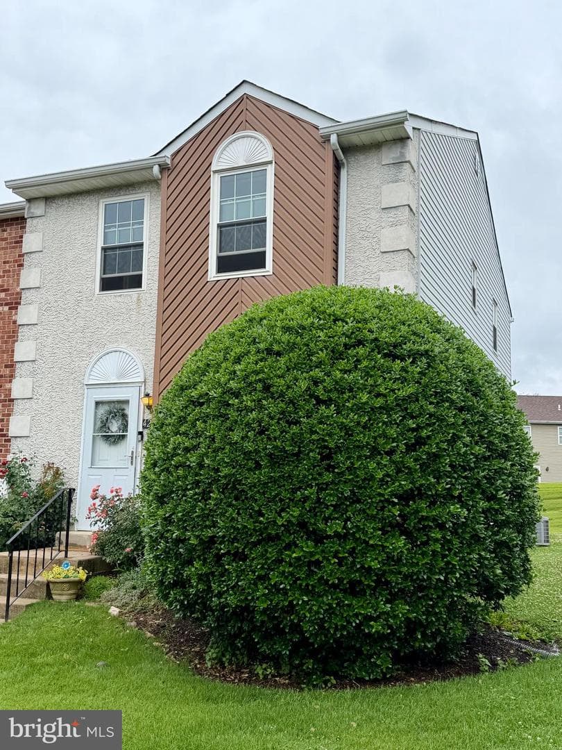 428 Cedarcrest Lane #8, Upper Chichester