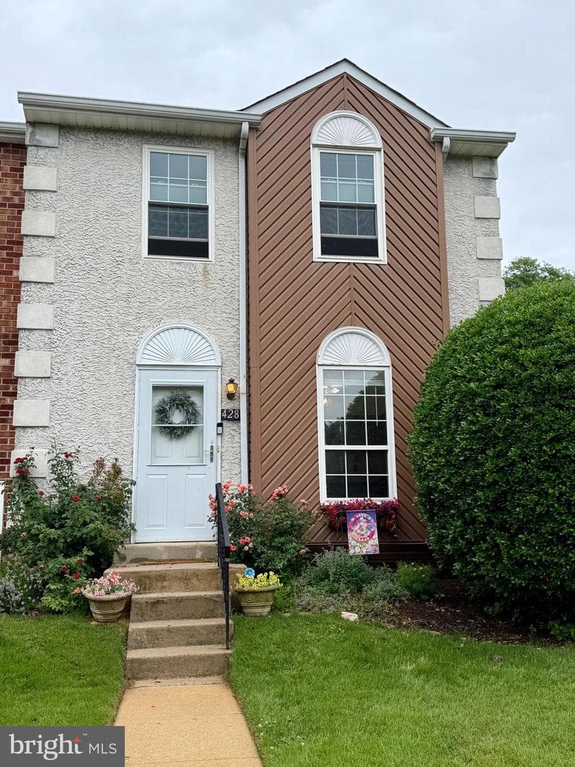 428 Cedarcrest Lane #8, Upper Chichester