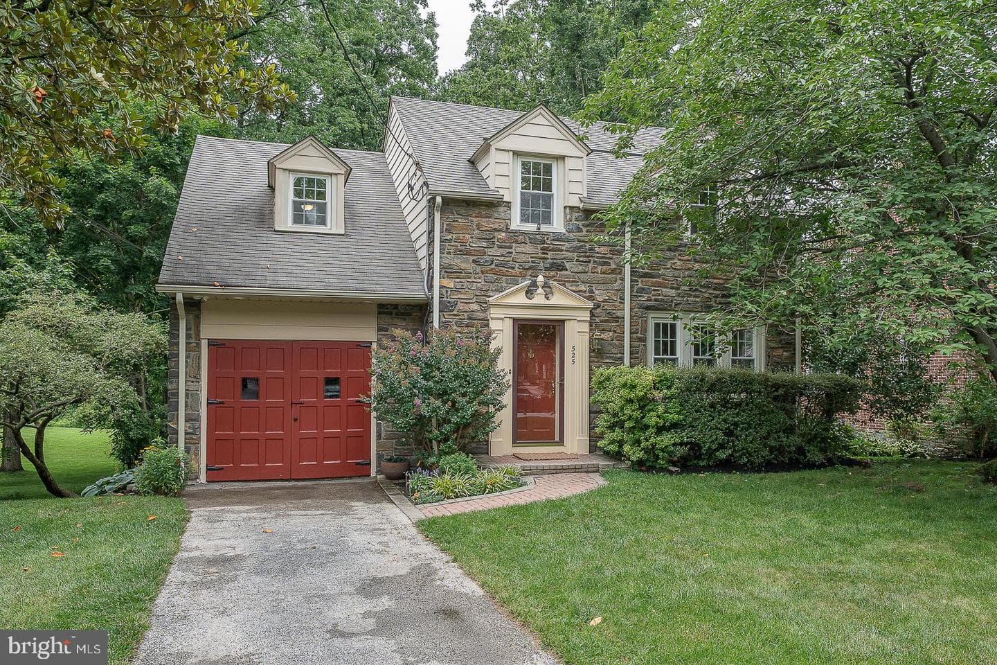 525 W Beechtree Lane, Wayne