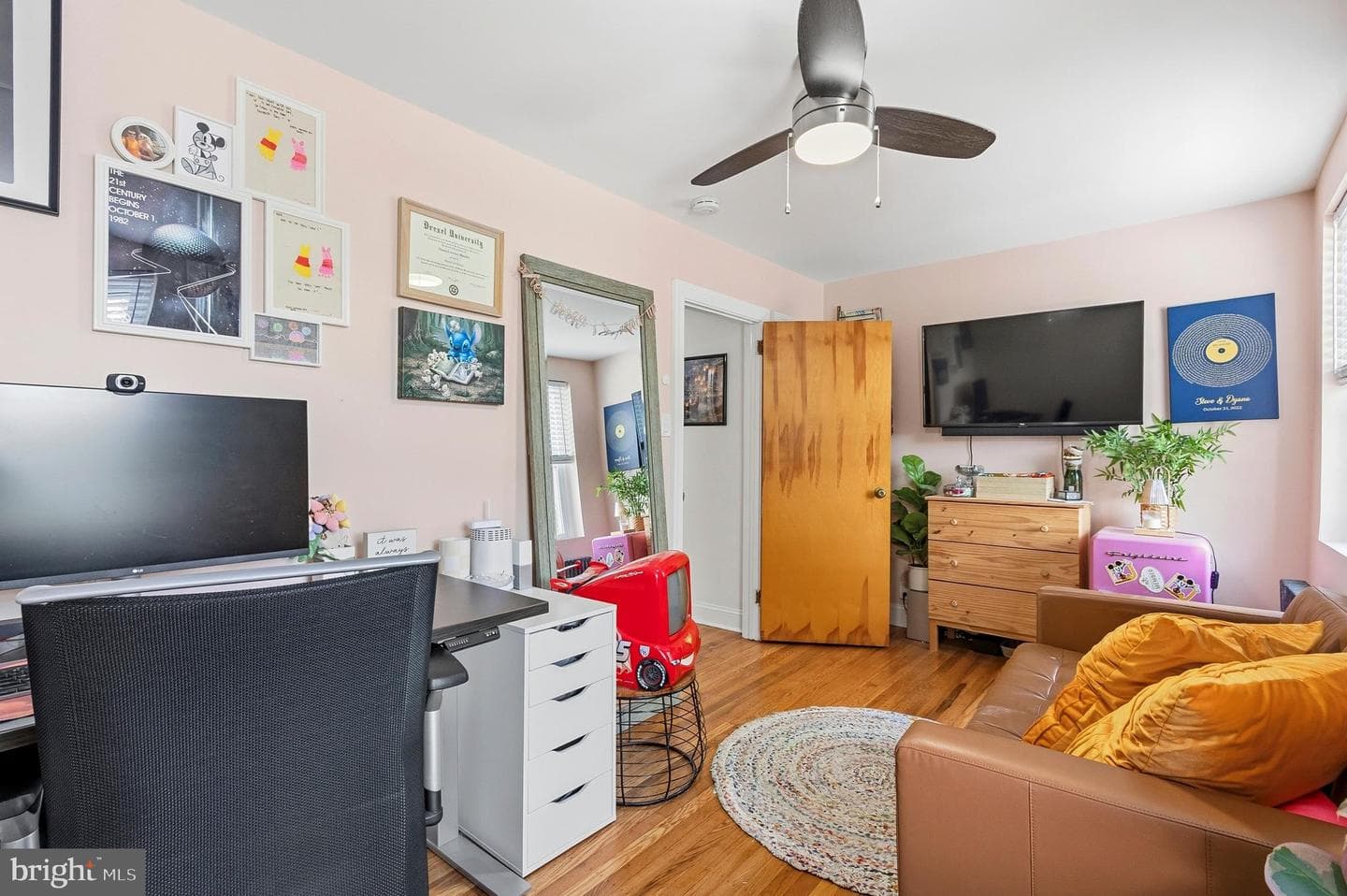 862 Martin Avenue photo 32