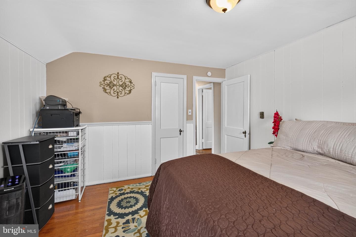 560 Holmes Road photo 29