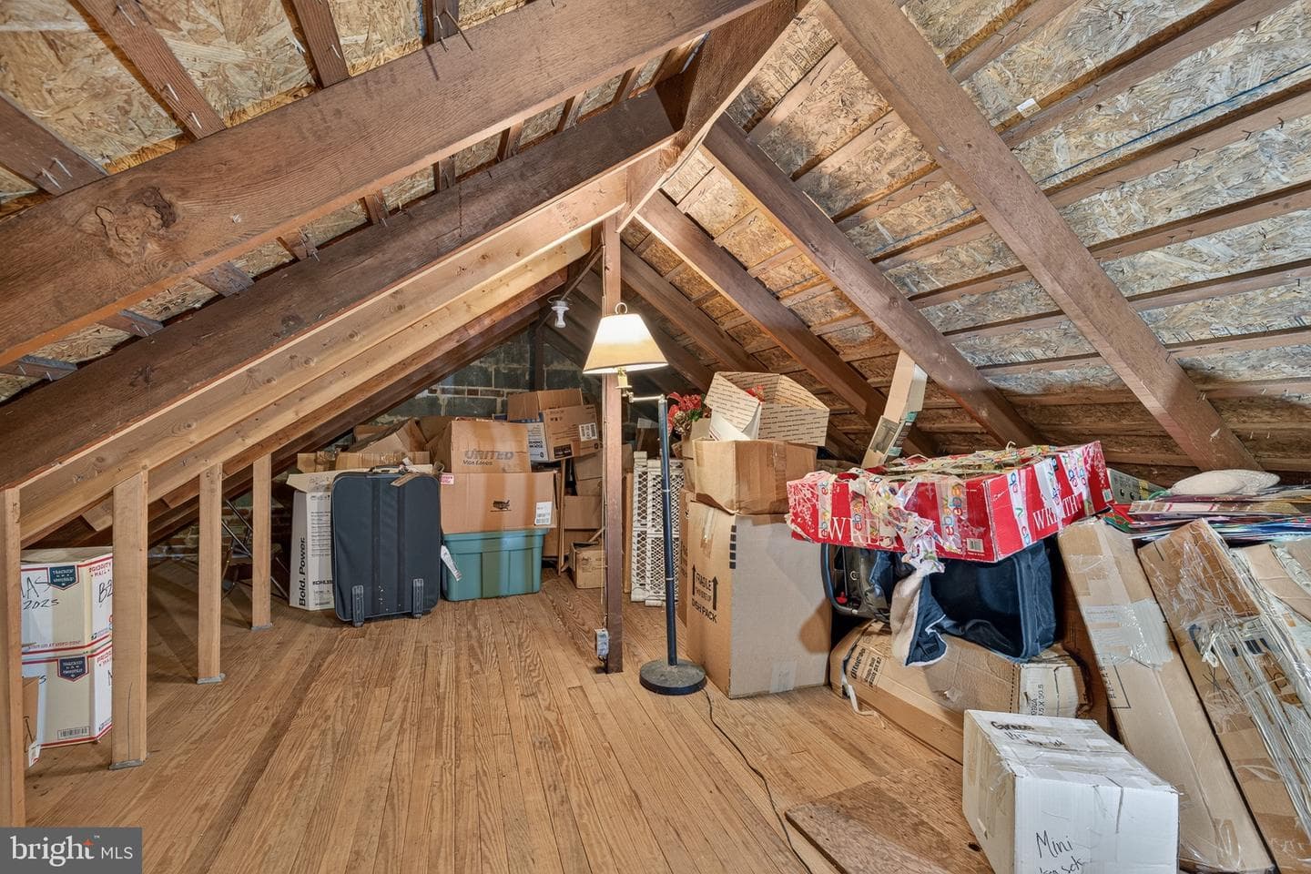 560 Holmes Road photo 33