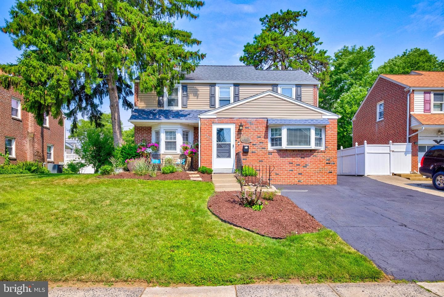 560 Holmes Road photo 5