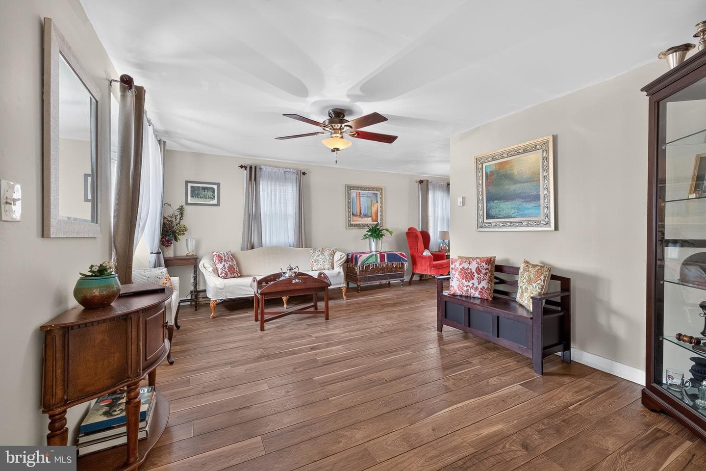 560 Holmes Road photo 9