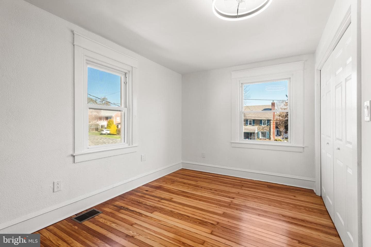 606 Valley Road photo 27