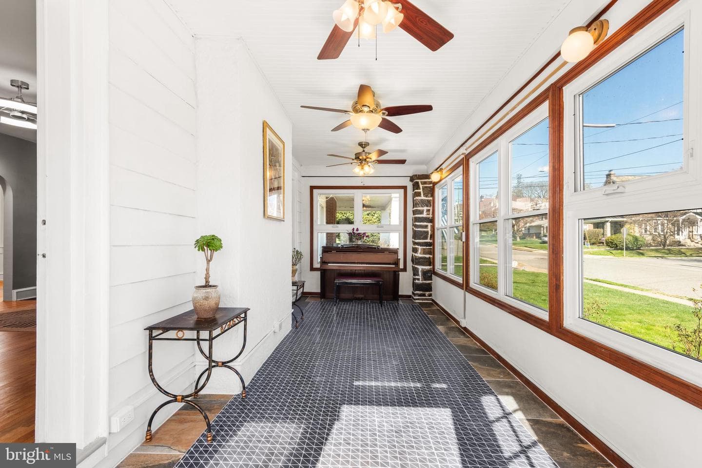 606 Valley Road photo 3