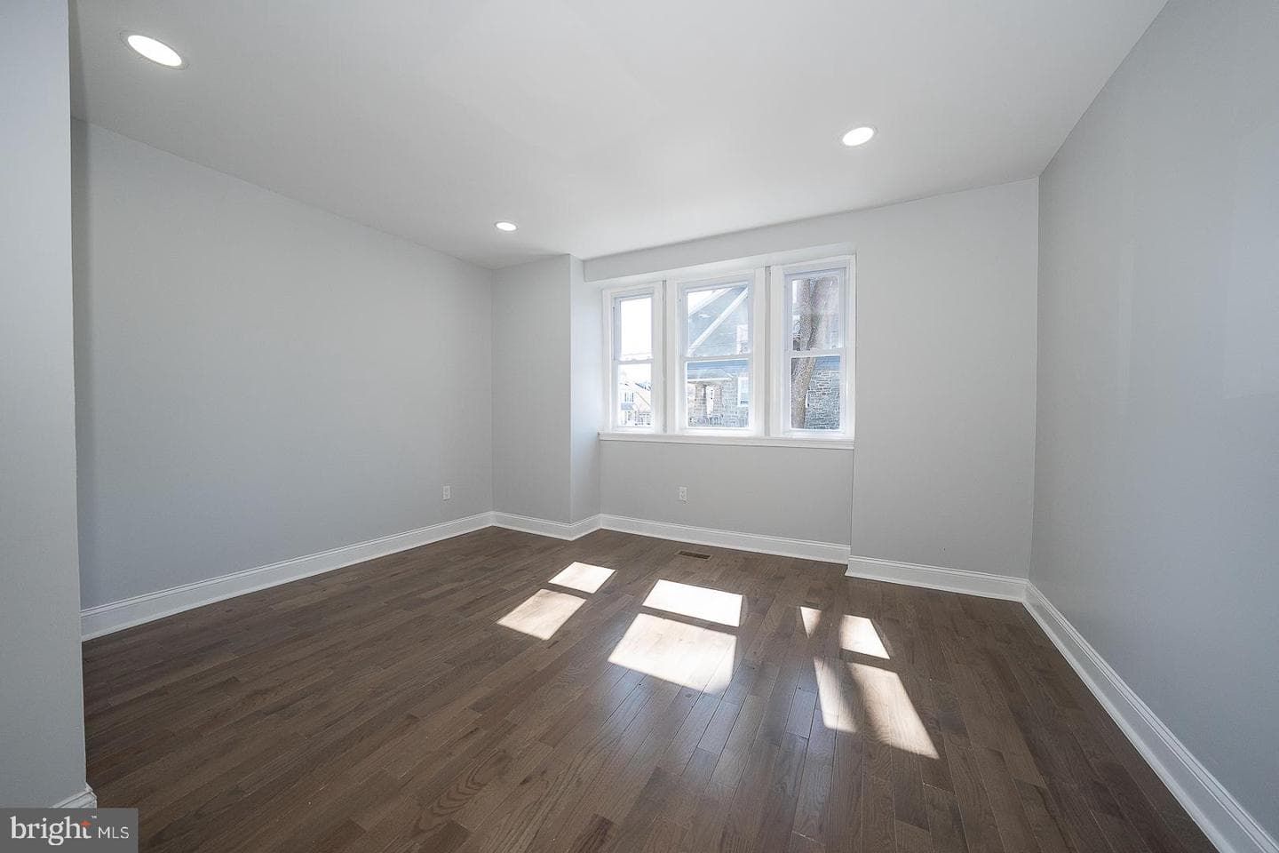 100 Englewood Road photo 19