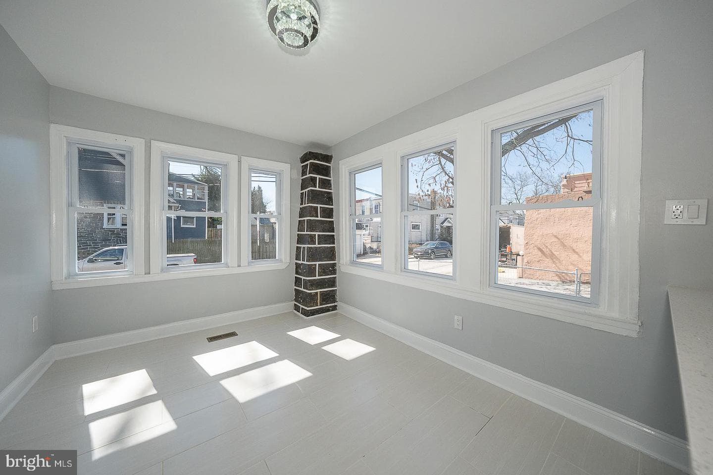 100 Englewood Road photo 24