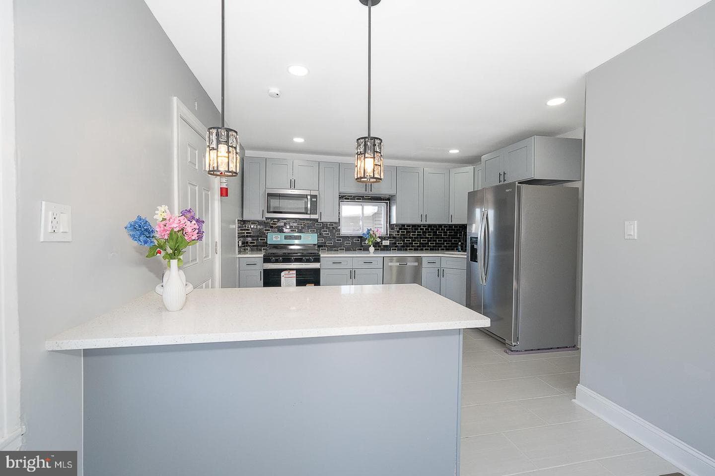 100 Englewood Road photo 26