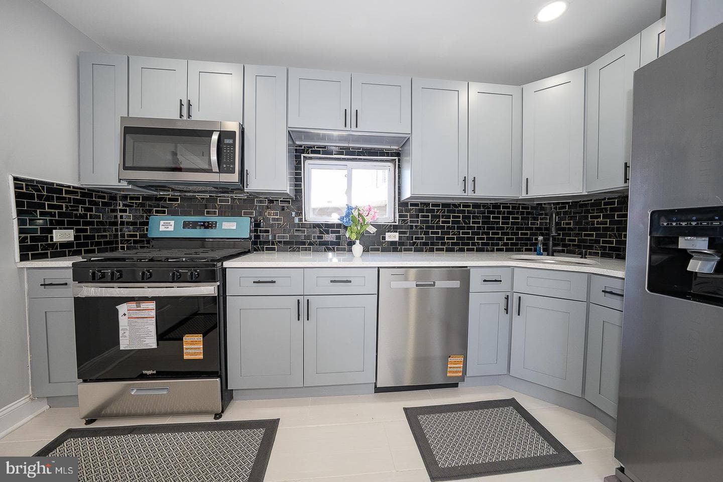 100 Englewood Road photo 28