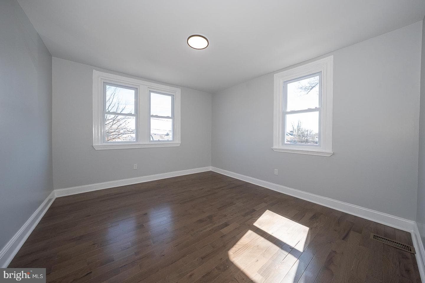 100 Englewood Road photo 42