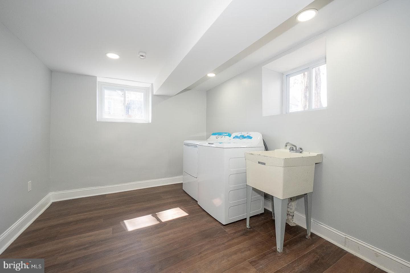100 Englewood Road photo 56