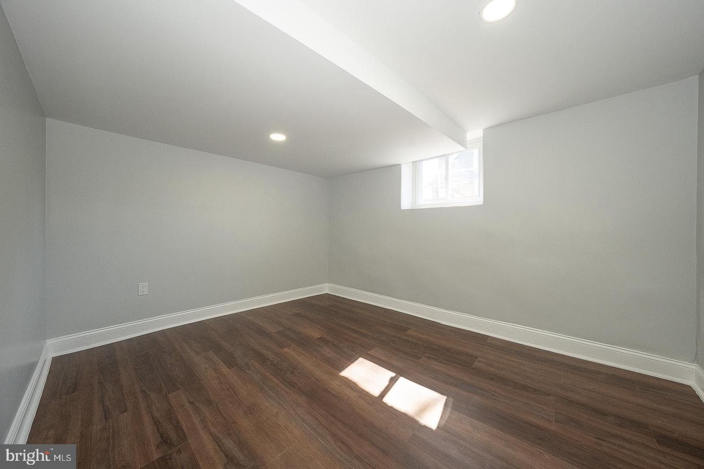 100 Englewood Road photo 59