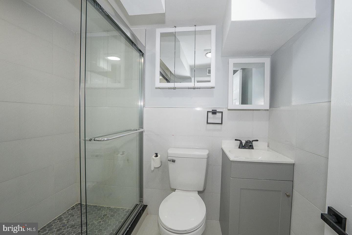100 Englewood Road photo 68