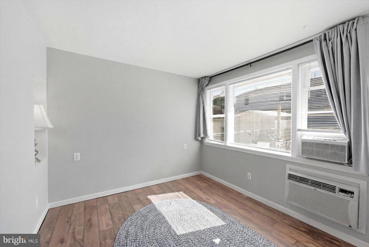 355 Hibbs Ave photo 10