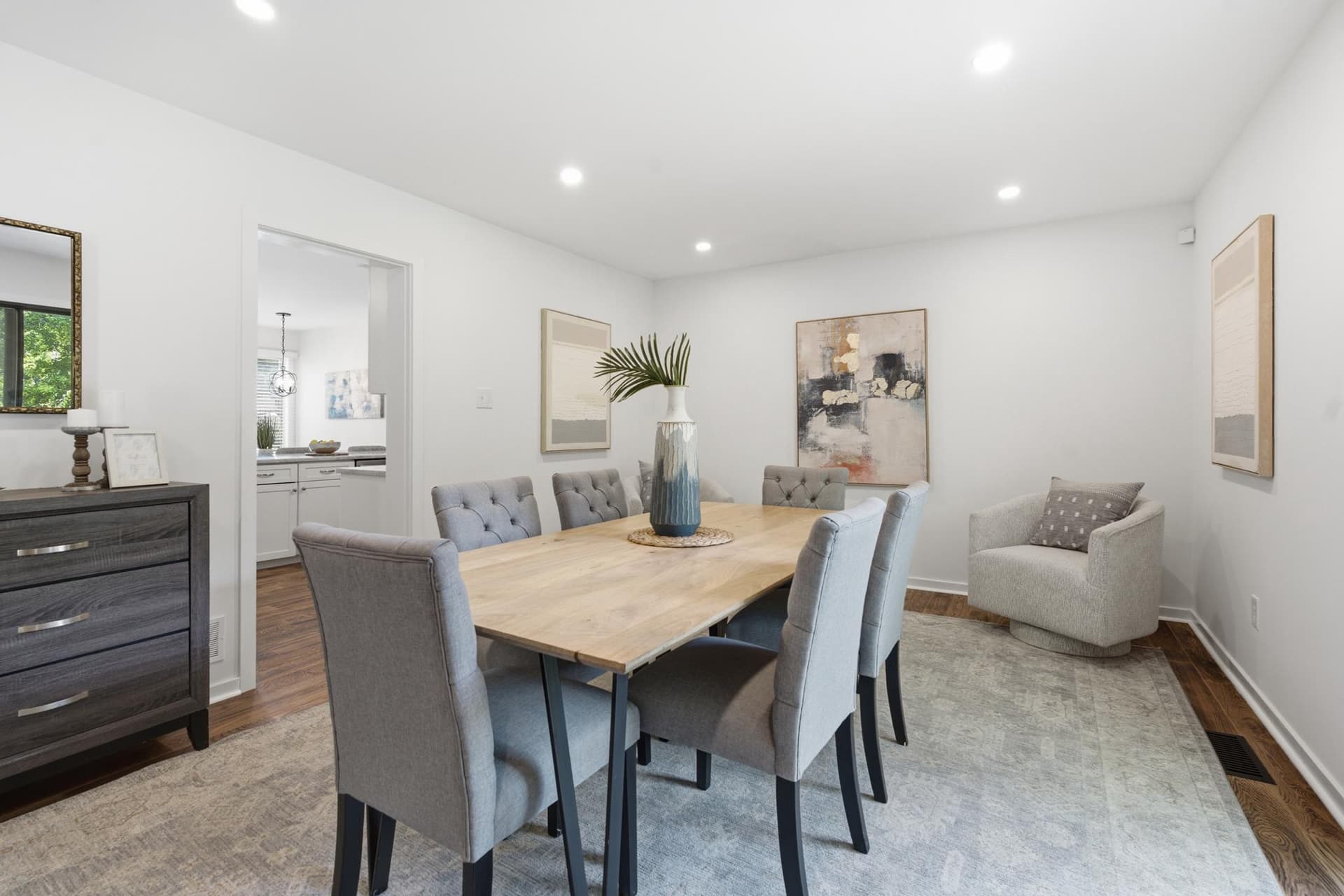 138 Montrose Avenue #26 photo 10