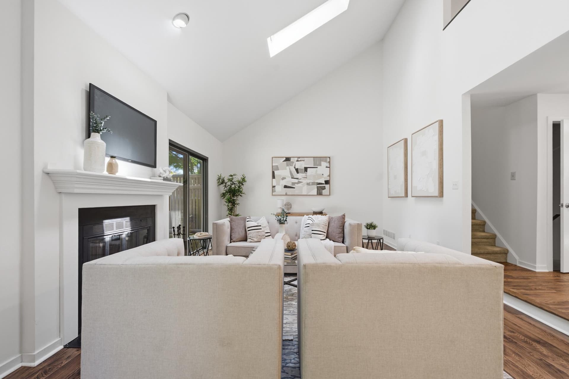 138 Montrose Avenue #26 photo 15