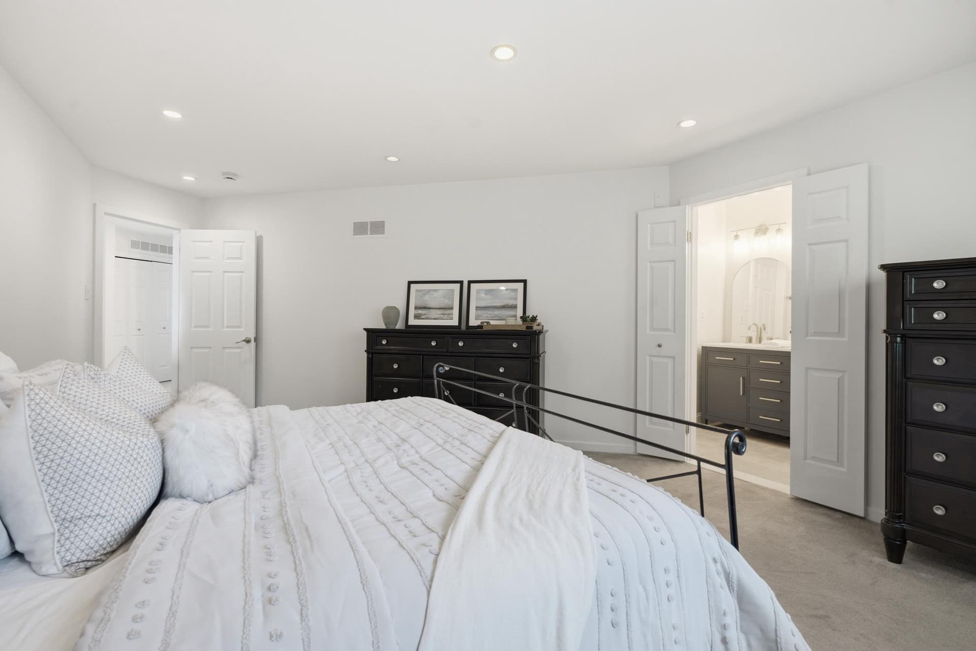 138 Montrose Avenue #26 photo 20