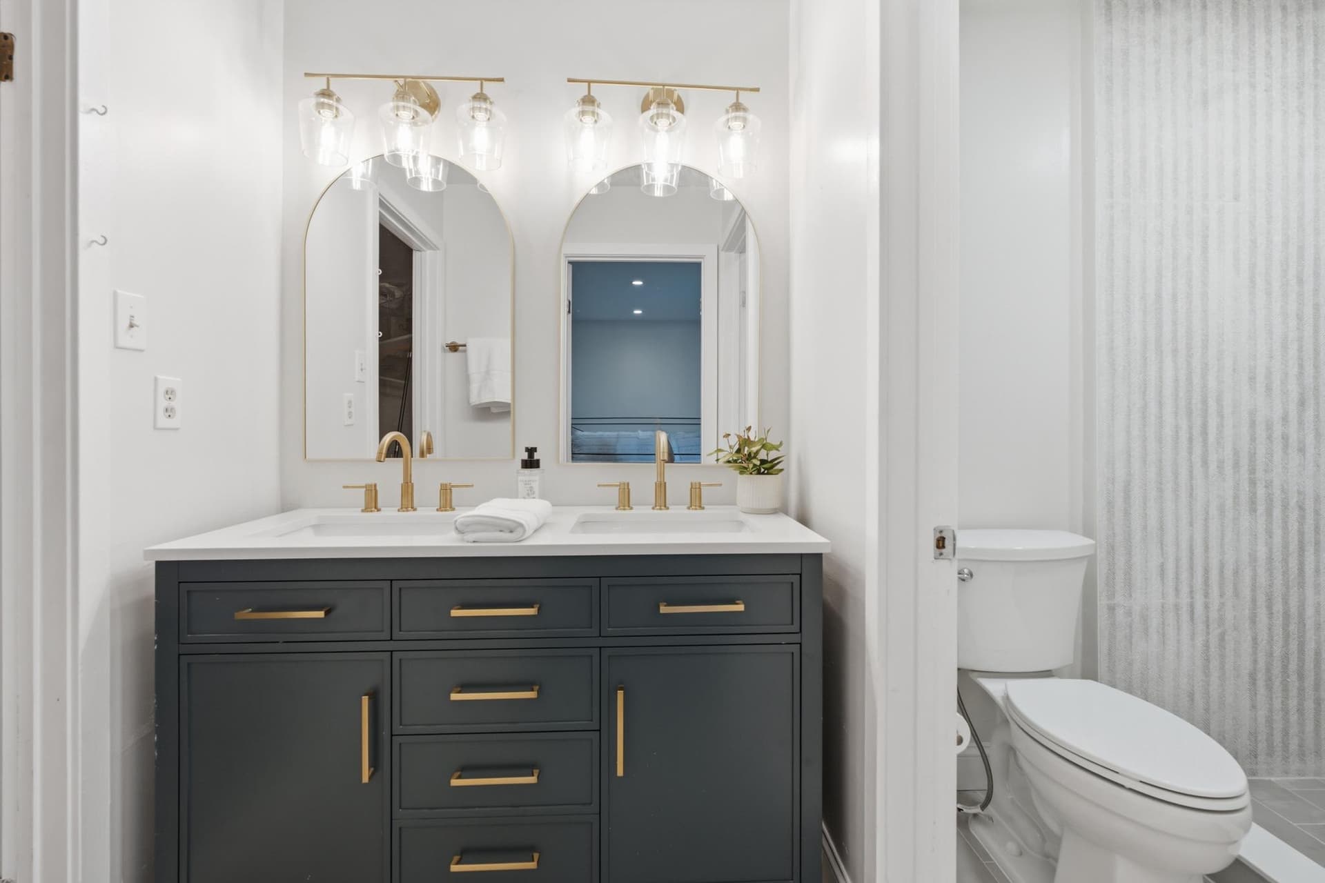 138 Montrose Avenue #26 photo 22